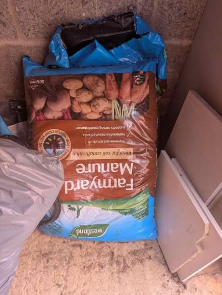 Photo of free Unopened bag of compost (Cradle End CM23) #1