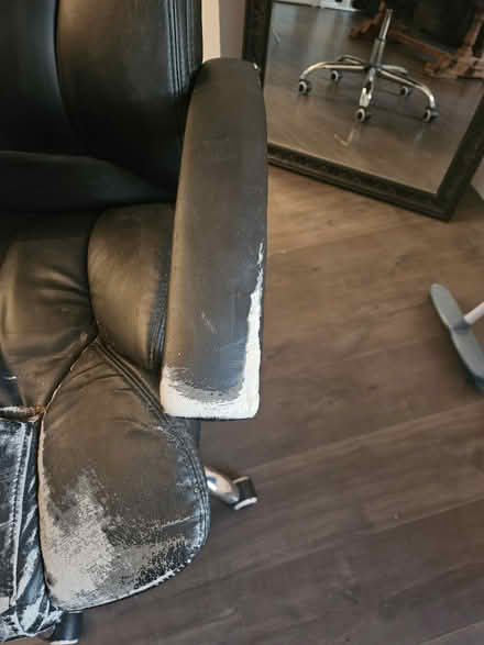Photo of free Computer chair with worn upholstery (upper holloway N19) #3