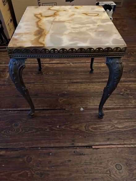 Photo of free Onyx table (islington N1) #1