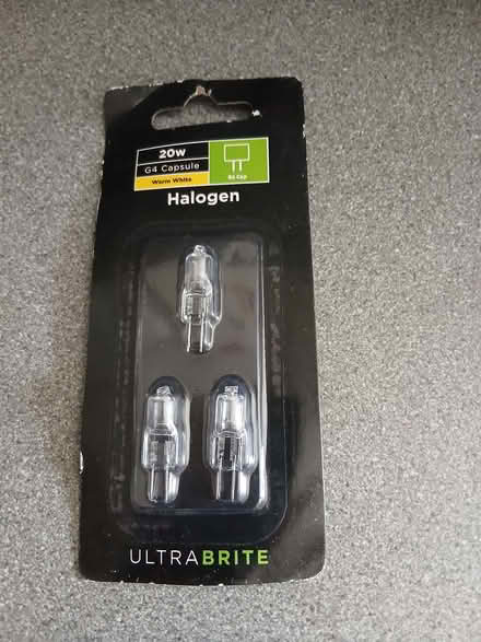 Photo of free G4 capsule halogen 20w warm white light bulbs (Gillingham ME7) #1