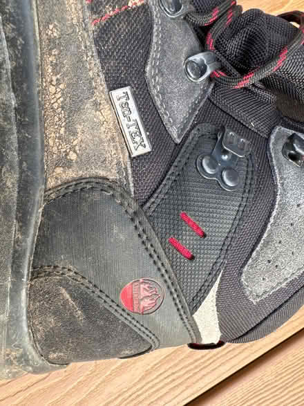 Photo of free Men’s walking / hiking boots (Cheadle Hulme SK8) #3