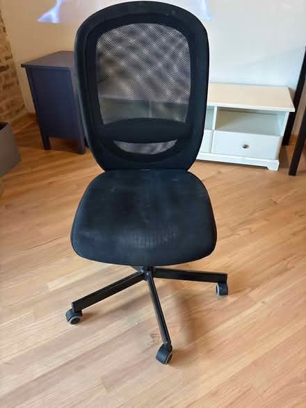 Photo of free Black wheeled office chair (Madison st and Des plaines) #1
