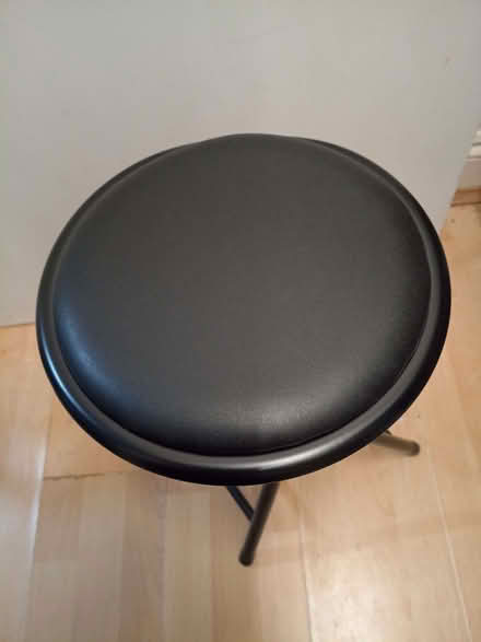 Photo of free small folding stool, 30cm seat (Boscombe BH5) #3
