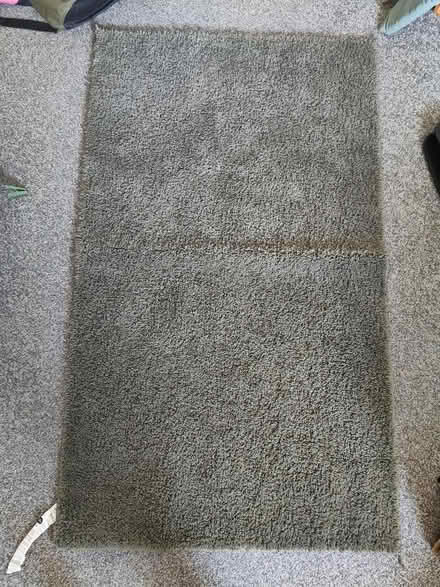 Photo of free Large green bath mat (Kimberworth S61) #1