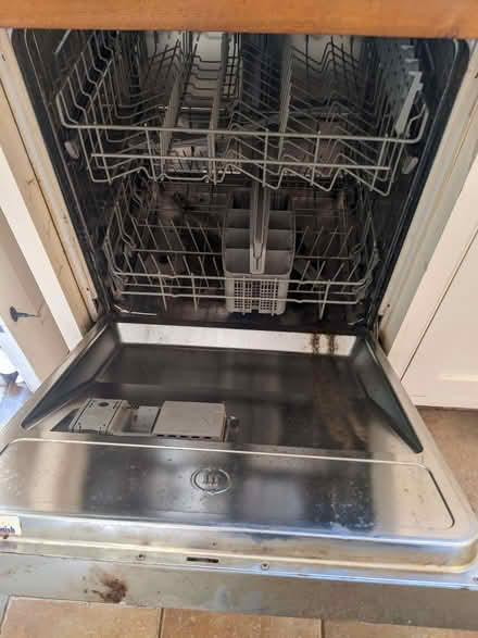Photo of free Dishwasher NOT WORKING for repair or parts (Old Woking GU22) #1