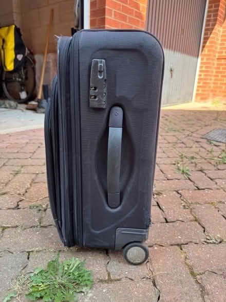Photo of free Cabin Luggage Sized Suitcase (St. Martin's CT1) #3