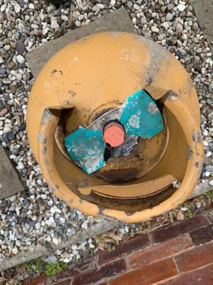 Photo of free FLO Gas cylinder (Leeds. LS7) #1