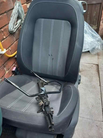 Photo of free Car seats (Hawkinge CT18) #1