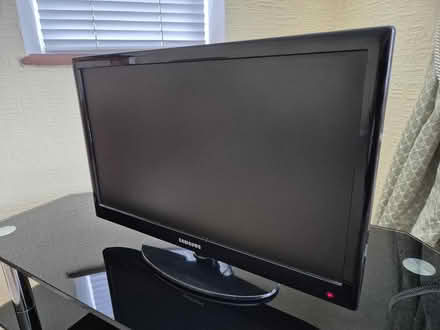 Photo of free Samsung UN19D4003 19" 720p LED-LCD HDTV (Ellenbrook M28) #1
