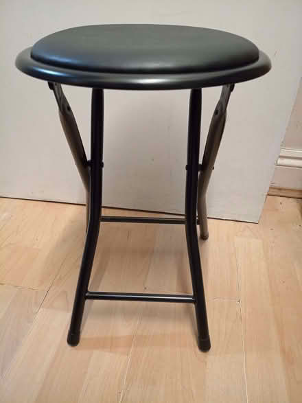 Photo of free small folding stool, 30cm seat (Boscombe BH5) #1