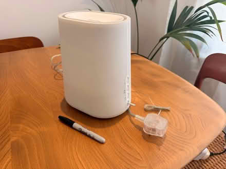 Photo of free Alarm clock - Wake up light - Philips (Highbury N5) #2