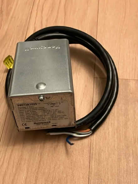 Photo of free Honeywell V4073A1039 power head (Rayner's Lane HA2) #1
