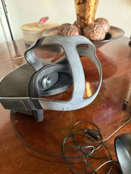 Photo of free Oculus Quest 1 VR Headset (West San Jose) #2