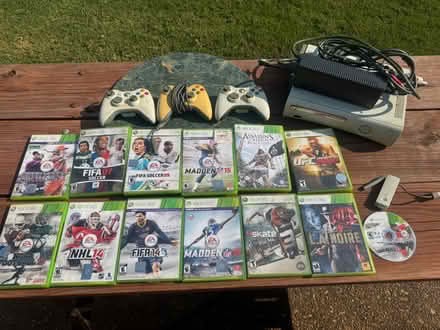 Photo of free XBOX 360 with games and controllers (Des Peres) #2