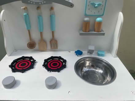 Photo of free Kid toy kitchen with accessories (Notting Hill Gate W11) #2