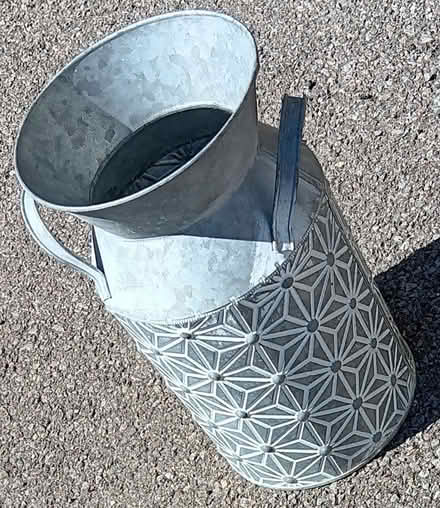 Photo of free milk churn / flower vase / plant pot (Bussage GL6) #1