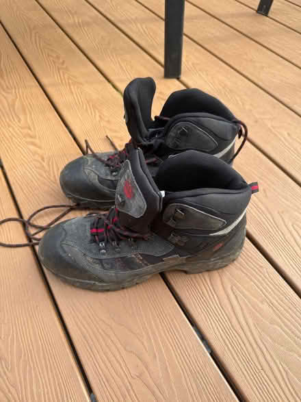 Photo of free Men’s walking / hiking boots (Cheadle Hulme SK8) #1