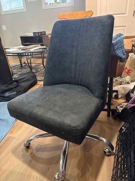 Photo of free Swivel chair (Baltimore 21213) #1
