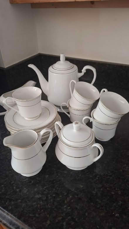 Photo of free tea set (Woodley RG5) #1