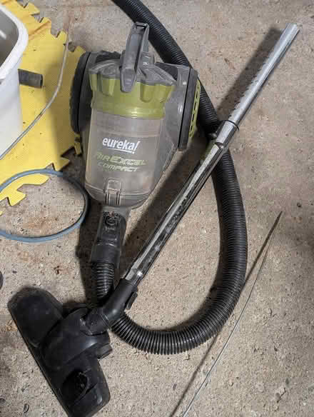 Photo of free Small vacuum cleaner (Markham) #1