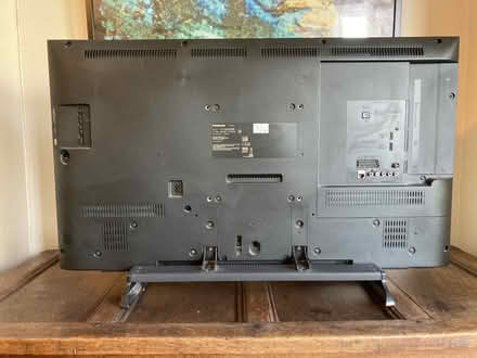 Photo of free 40" lcd tv (Aldersbrook E12) #2