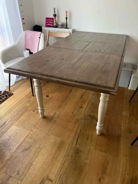 Photo of free Dining room table (Battersea SW11) #4