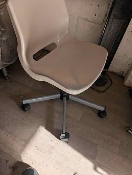 Photo of free Chair, swivel, white (West Oxford OX2) #2