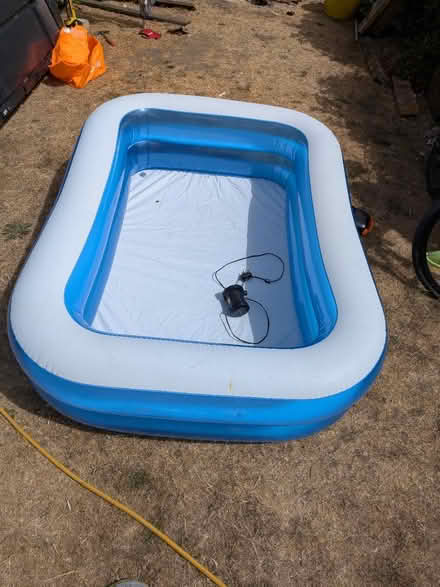 Photo of free Paddling Pool and pump (Godalming) #2