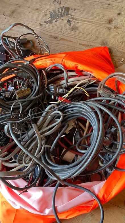 Photo of free cables (Wybunbury Nantwich) #2
