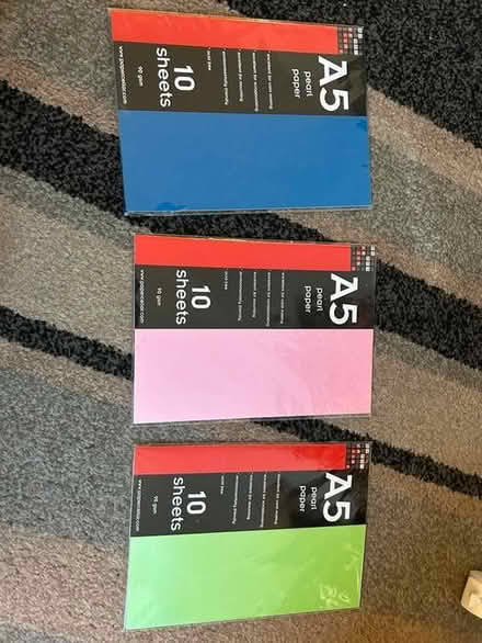 Photo of free a5 pearl paper (Jennetts park RG12) #1