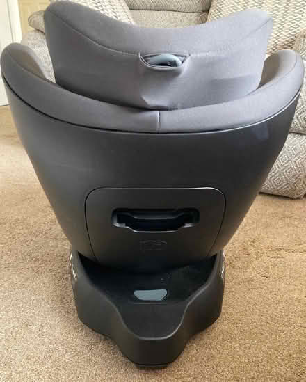 Photo of free Child’s Britax Romer Car Seat (Longlevens GL2) #3
