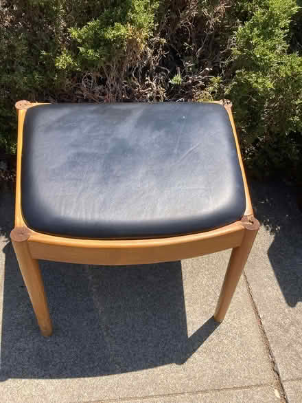 Photo of free 435 quartz st stool (Carmel Hills, Redwood City) #1