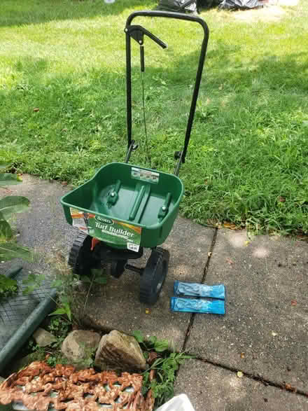 Photo of free Seed/fertilizer spreader (Downtown Bartlett) #1