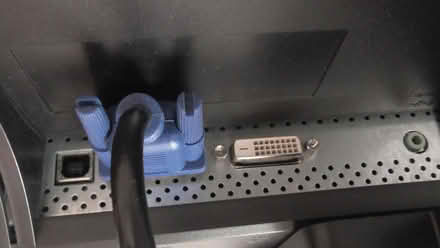 Photo of free HP w2207 monitor VGA / DVI-D input (St Albans AL4) #3