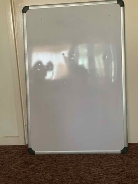 Photo of free White board (Tunbridge Wells S. TN2) #1