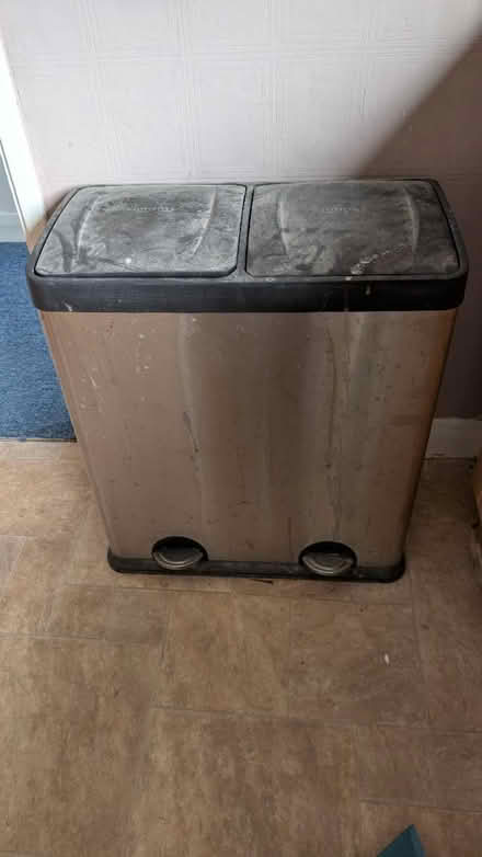 Photo of free Double bin (Berkhamsted HP4) #1