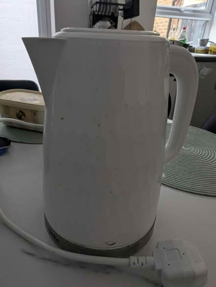 Photo of free Electric Kettle (Chatterley Parkway NG8) #1