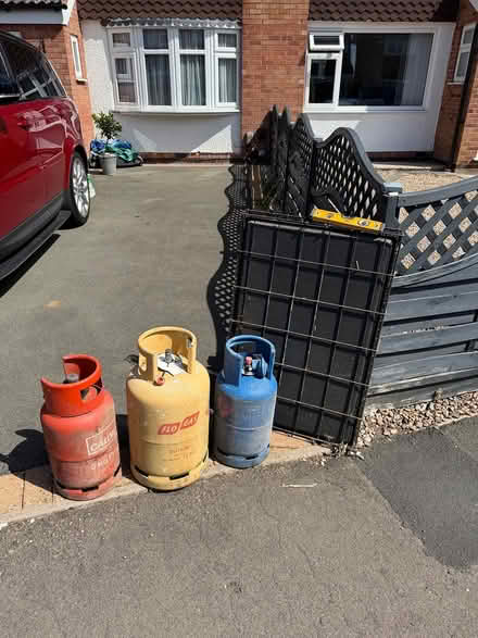 Photo of free Gas bottles dog crate spirit level (LE183QA) #1