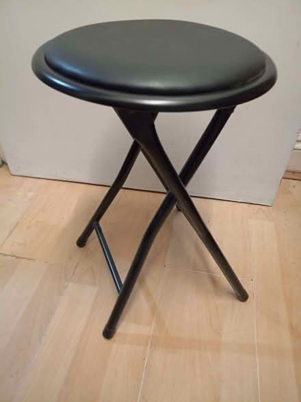 Photo of free small folding stool, 30cm seat (Boscombe BH5) #2