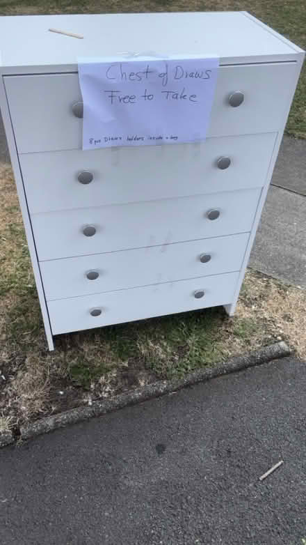 Photo of free Chest of drawers (North Cheam KT4) #1