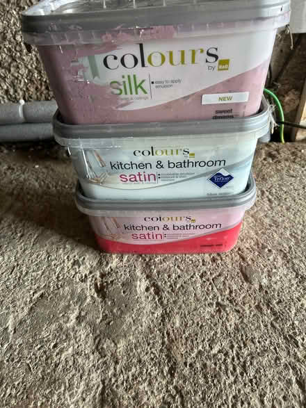 Photo of free Various paints (Currie EH14) #1