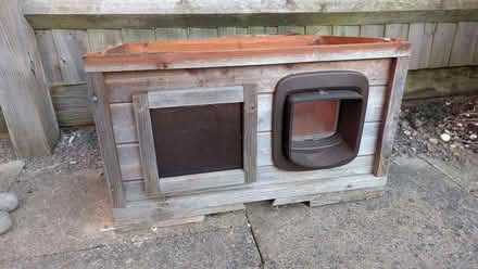Photo of free Cat hut, missing roof (Chesterton CB4) #2