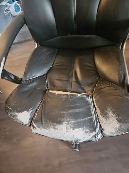 Photo of free Computer chair with worn upholstery (upper holloway N19) #2