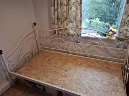 Photo of free Day-bed frame (Vale LA1) #2