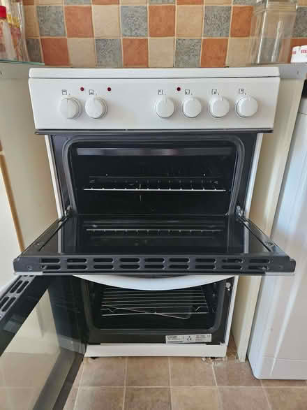 Photo of free Logic Electric Cooker in very good condition. (Maldon CM9) #1
