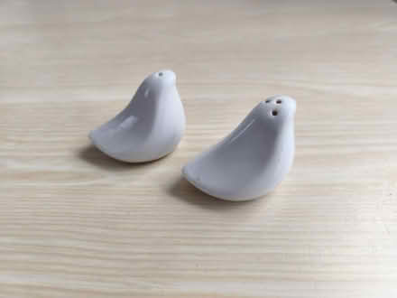 Photo of free Salt and pepper shakers ((Wembley HA0)) #1