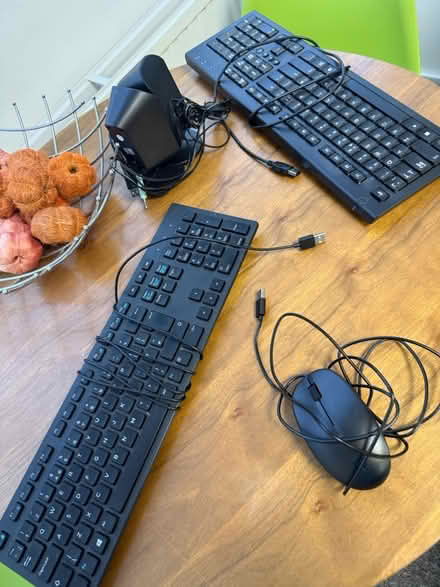 Photo of free 2 keyboards, 1 mouse speakers (Faygate) #1
