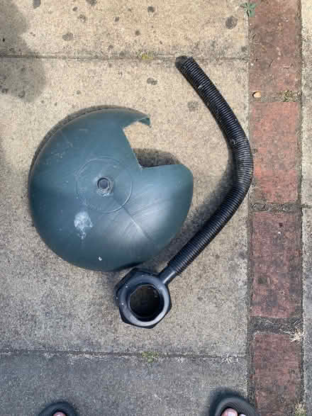 Photo of free Water butt plus extra lid and attachment (Wheathampstead AL4) #3