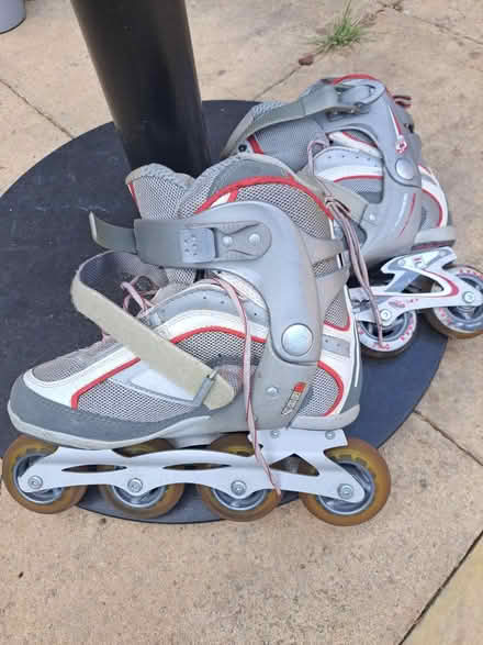 Photo of free rollerblades size uk7.5 euro 41 (Se14 5rq) #1