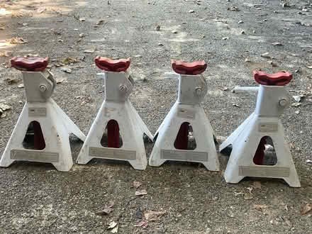 Photo of free Jack stands, items to protect car (Laurelhurst, 1 mi s of uvill.) #2